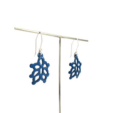 Load image into Gallery viewer, Lotus Structure Earrings
