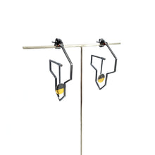 Load image into Gallery viewer, Point Pendulum Hoops
