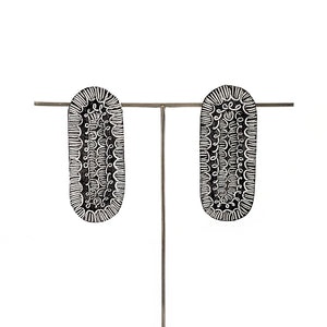 Flat Oval Black & White - Arc Squiggle Arc