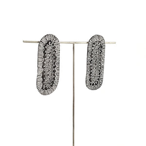 Flat Oval Black & White - Arc Squiggle Arc